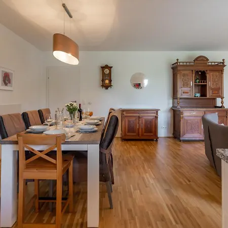 Lungau 0-6 Apartament